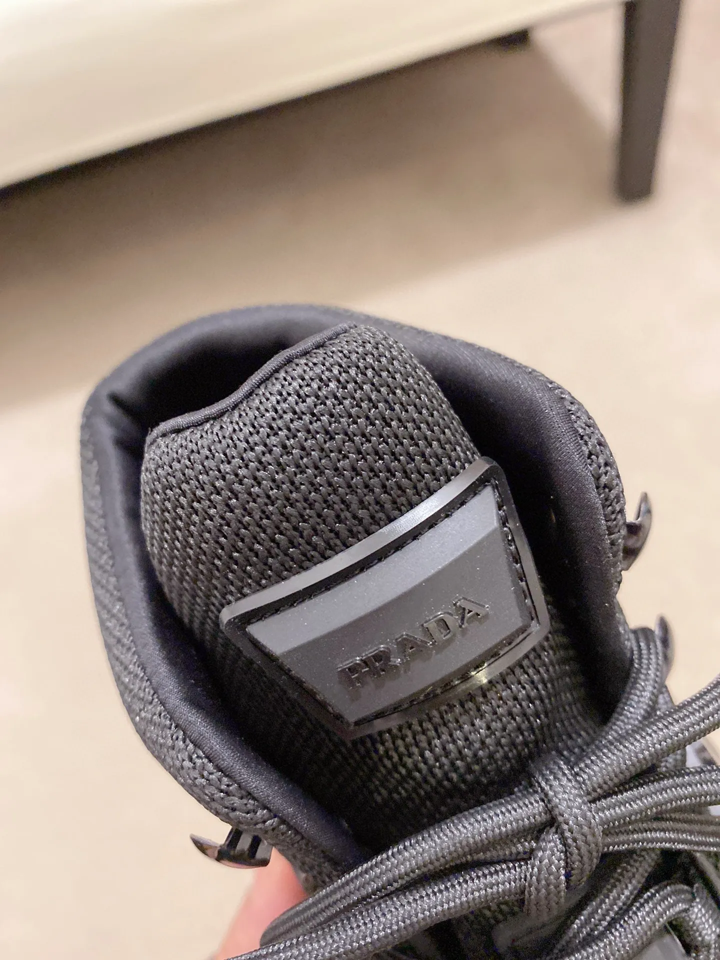 Men's shoes 💰 660💰 ✔️✔️✔️High version for couples 👫 High-quality new PRADA (Prada) counters are launched simultaneously, new men's shoes, 😘fabrics are selected from first-layer cowhide. Lining: imported elastic mesh➕cowhide lining. 👍🏿High-end☄️Open-molded non-slip rubber outsole, exquisite lines, simple and elegant, comfortable and high-end for leisure travel. Number of yards: 35 to 44. Can be customized: 45 46 yards
